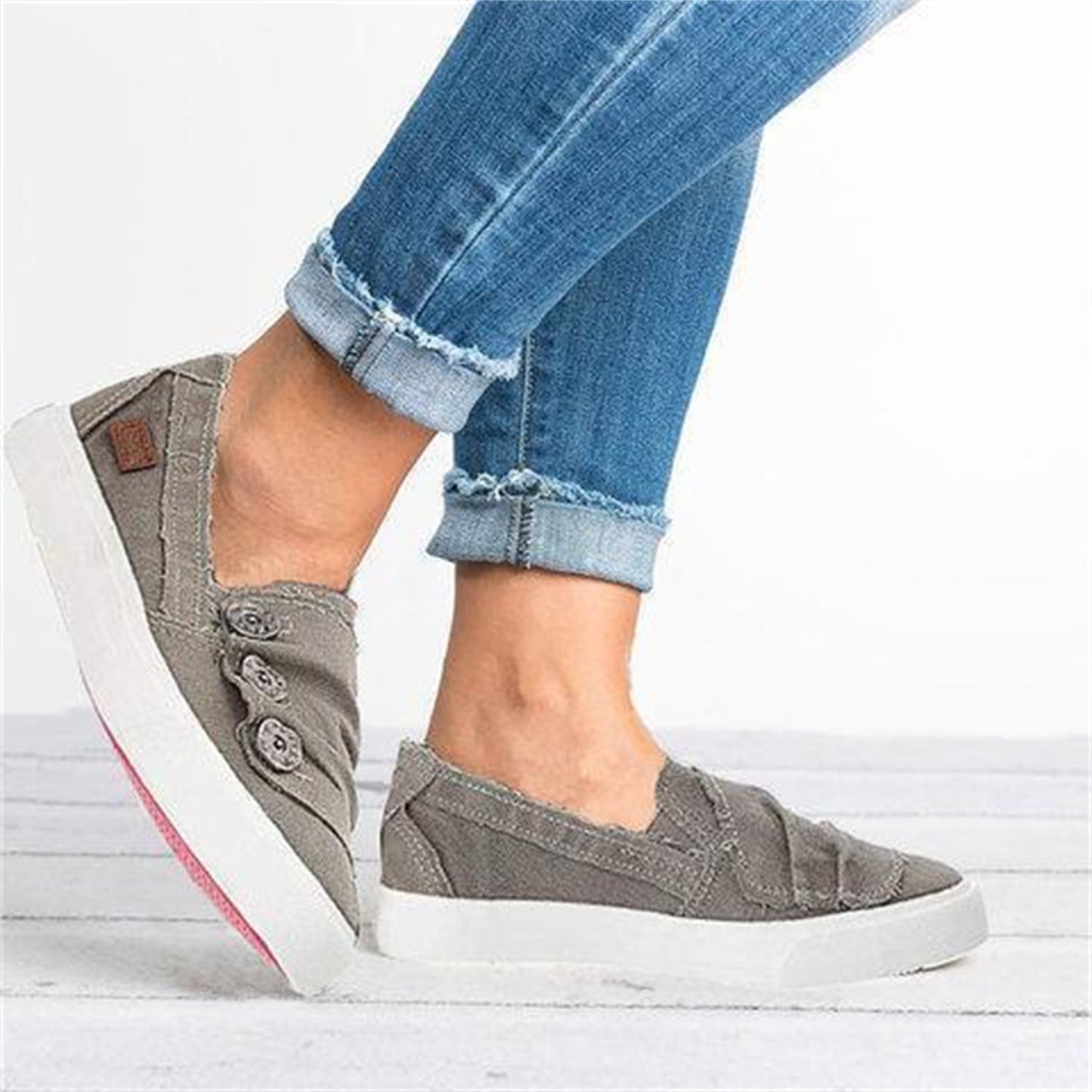 Women's Slip on Shoes Non Slip Fashion Canvas Sneakers Comfortable & Light-Weight Shoes