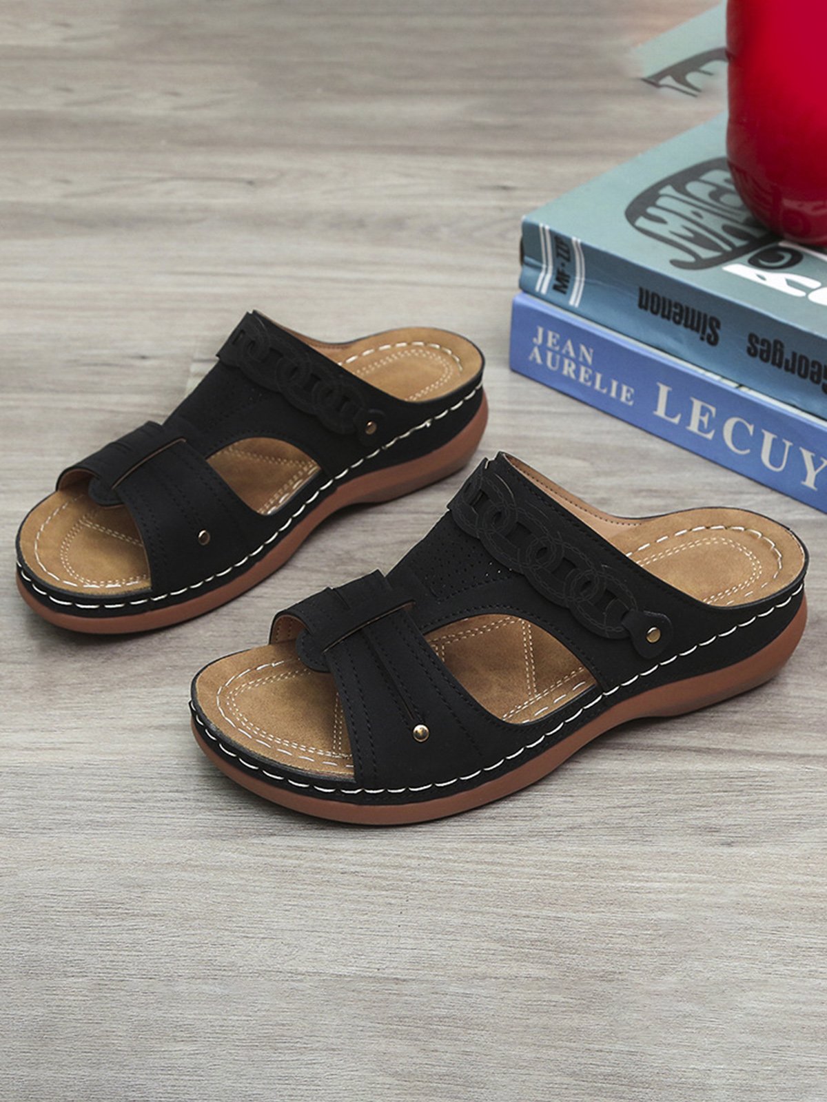 Retro Hollow Breathable Casual Sandals