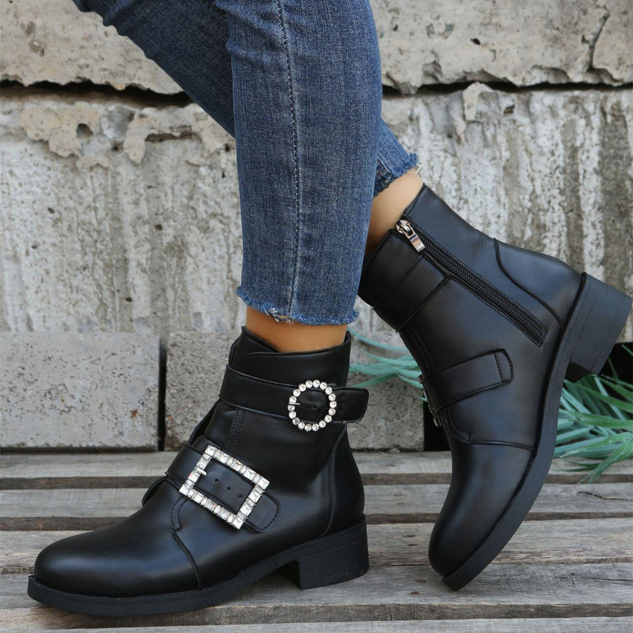 Women's Solid Color Belt Buckle Thick Heel Mid Heel Short Martin Boots