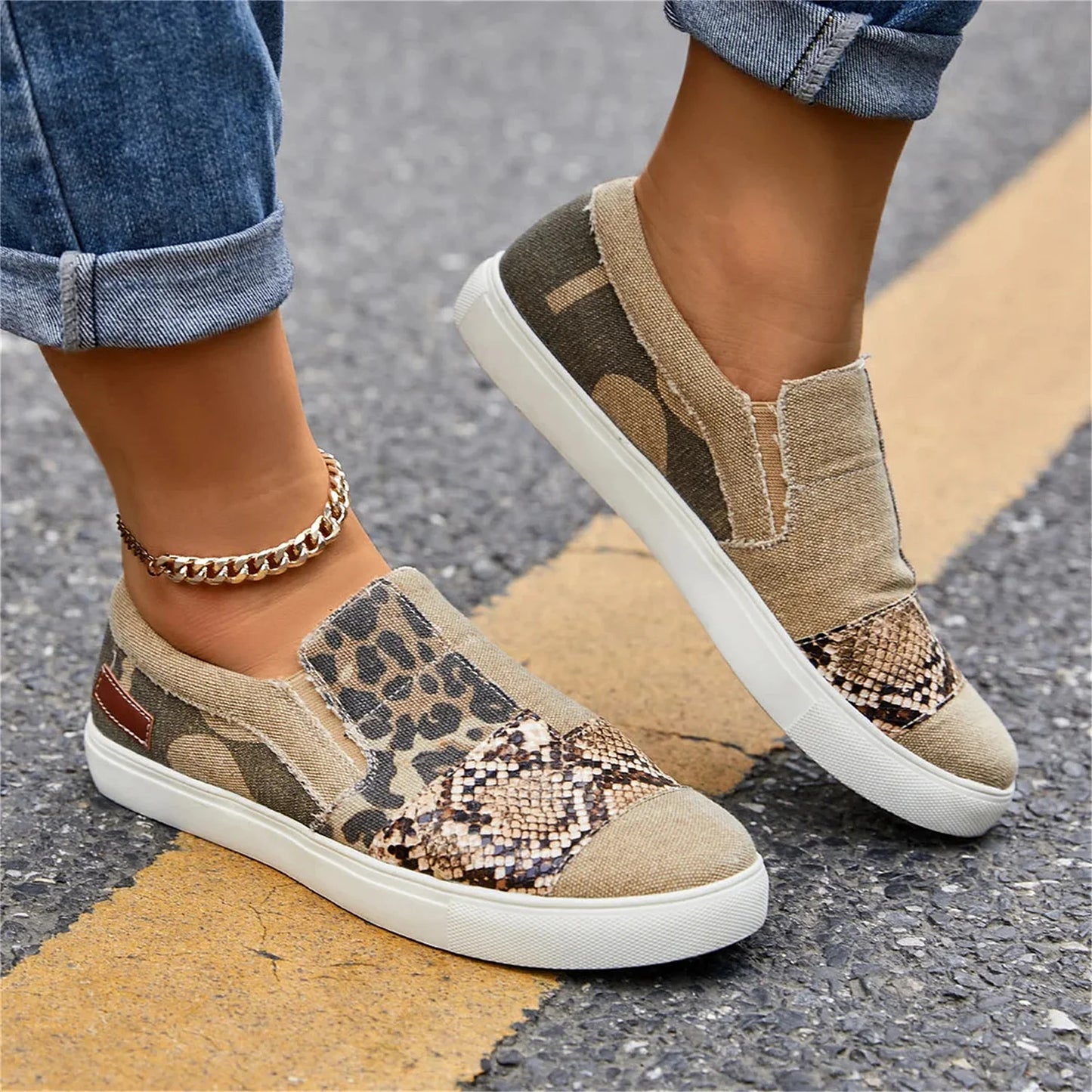 Women's Slip on Casual Sneakers Comfortable Tennis Shoes Work Nurse Flat Shoes