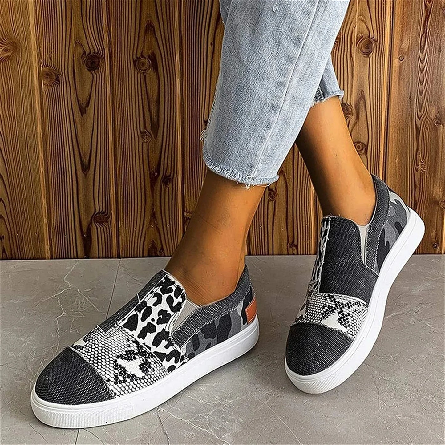 Women's Slip on Casual Sneakers Comfortable Tennis Shoes Work Nurse Flat Shoes