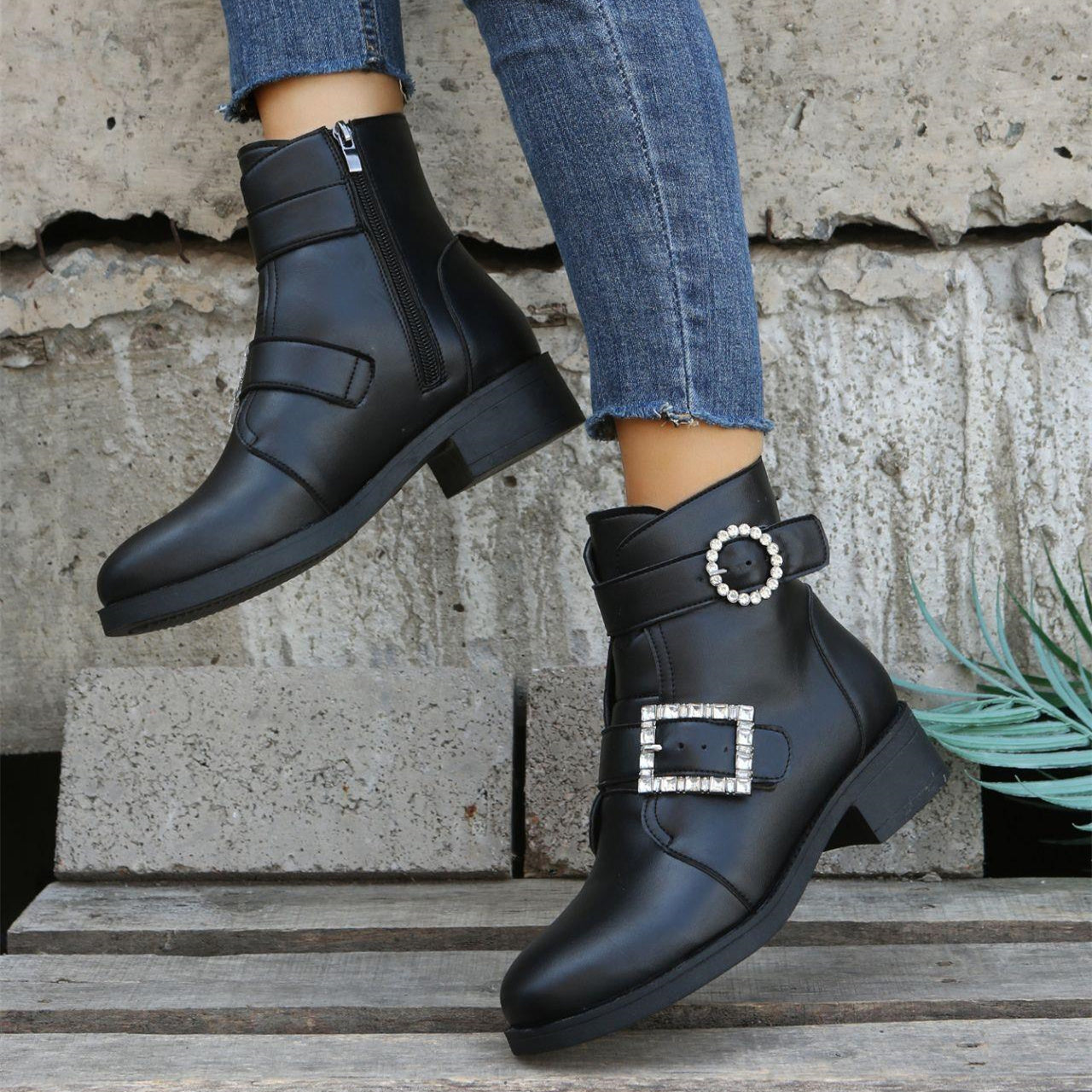 Women's Solid Color Belt Buckle Thick Heel Mid Heel Short Martin Boots